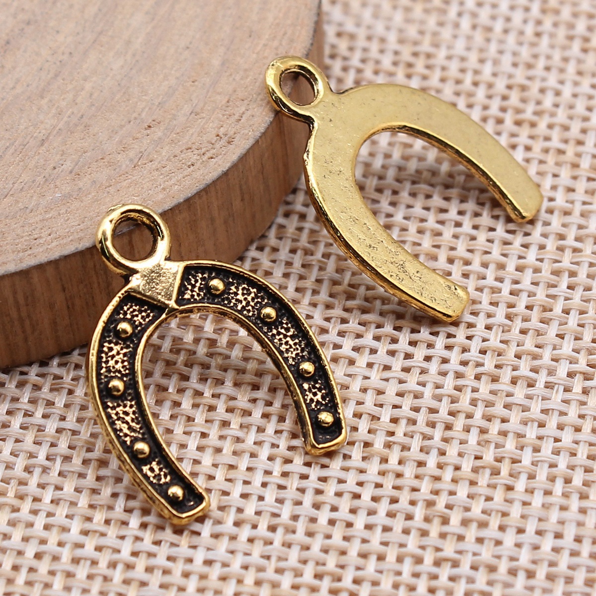 Vintage Fashion Wholesale - 40개 23x18mm(0.91x0.71인치) 4가지 색상 말굽 모양